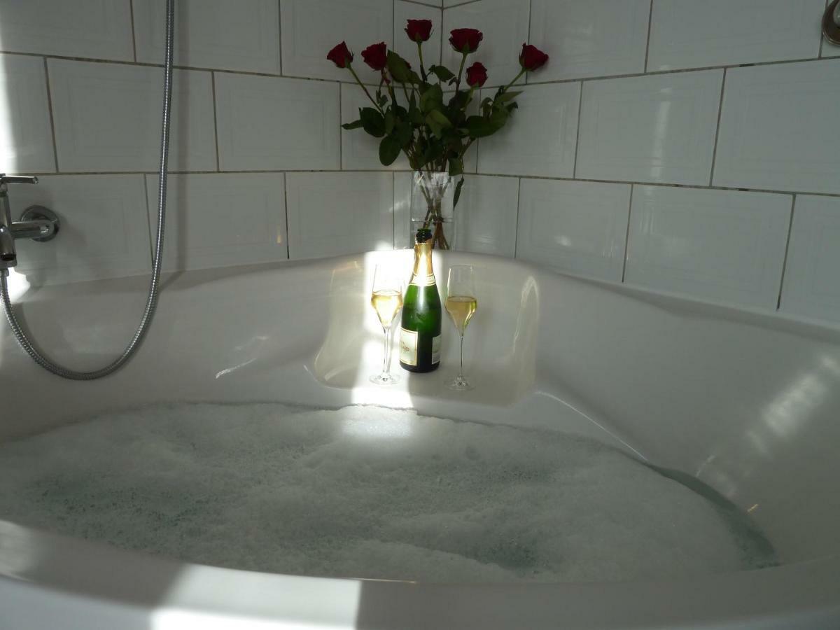 Maison Butterfly Bed and Breakfast Puissalicon Esterno foto